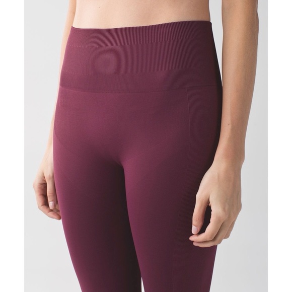 🍋 Lululemon Zone In Tight
Wine Berry sz 4 - Picture 2 of 7